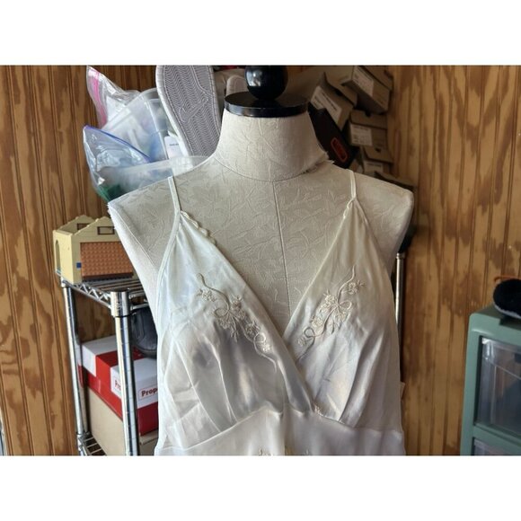 Val Mode Vintage Lingerie Set Lace White Floral Satin V-Neck NWT L Undies - Picture 3 of 10